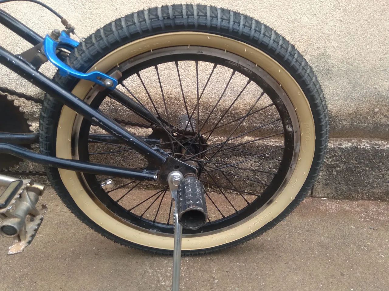Bicicleta aro 20 Cross com 2 pneus balão zero - Foto 2