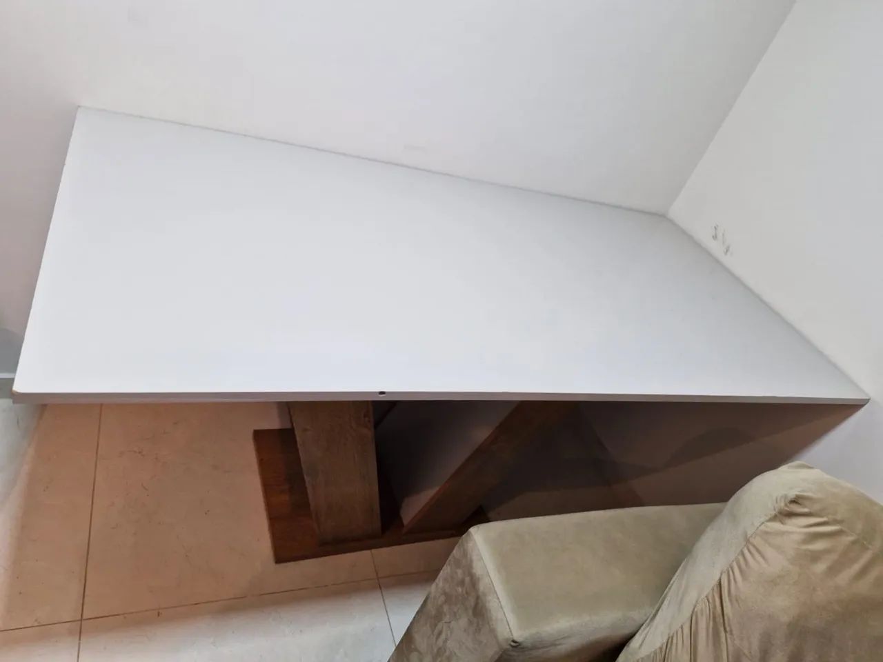 Mesa com 5 cadeiras  - Foto 2