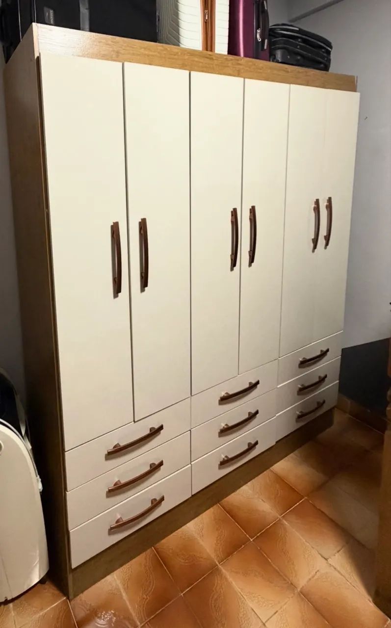 Guarda Roupa