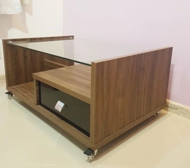 Mesa de Centro Moderna com Tampo de Vidro e Rodízios (FIRENZE)