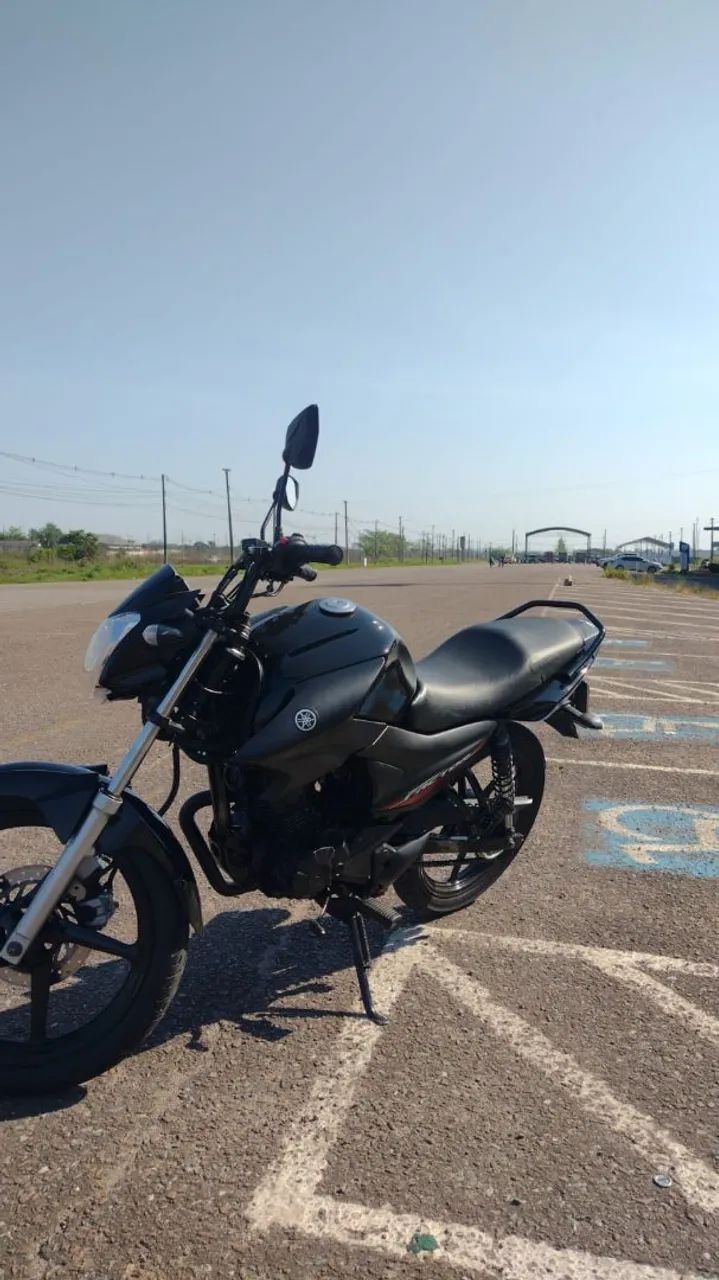 Moto Yamaha Impecável.