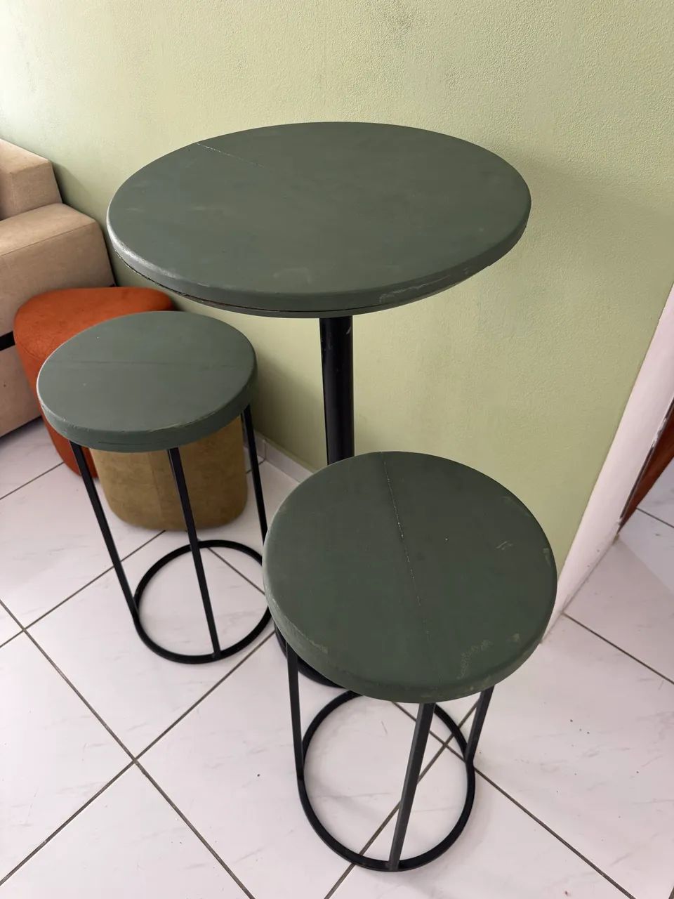 Mesa e bancos  - Foto 2