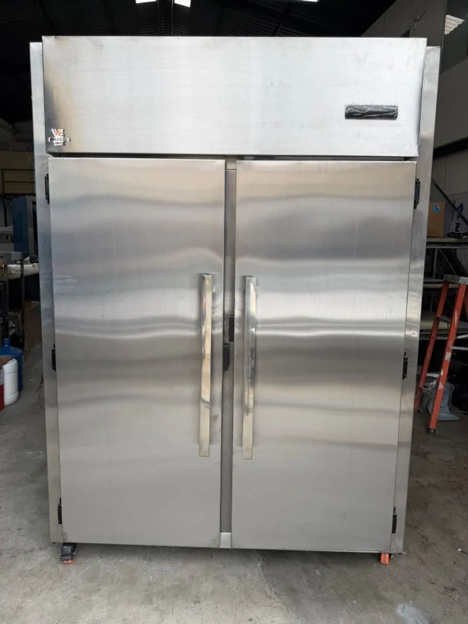 Câmara Refrigerada Compacta 2500L Inox Duas Portas