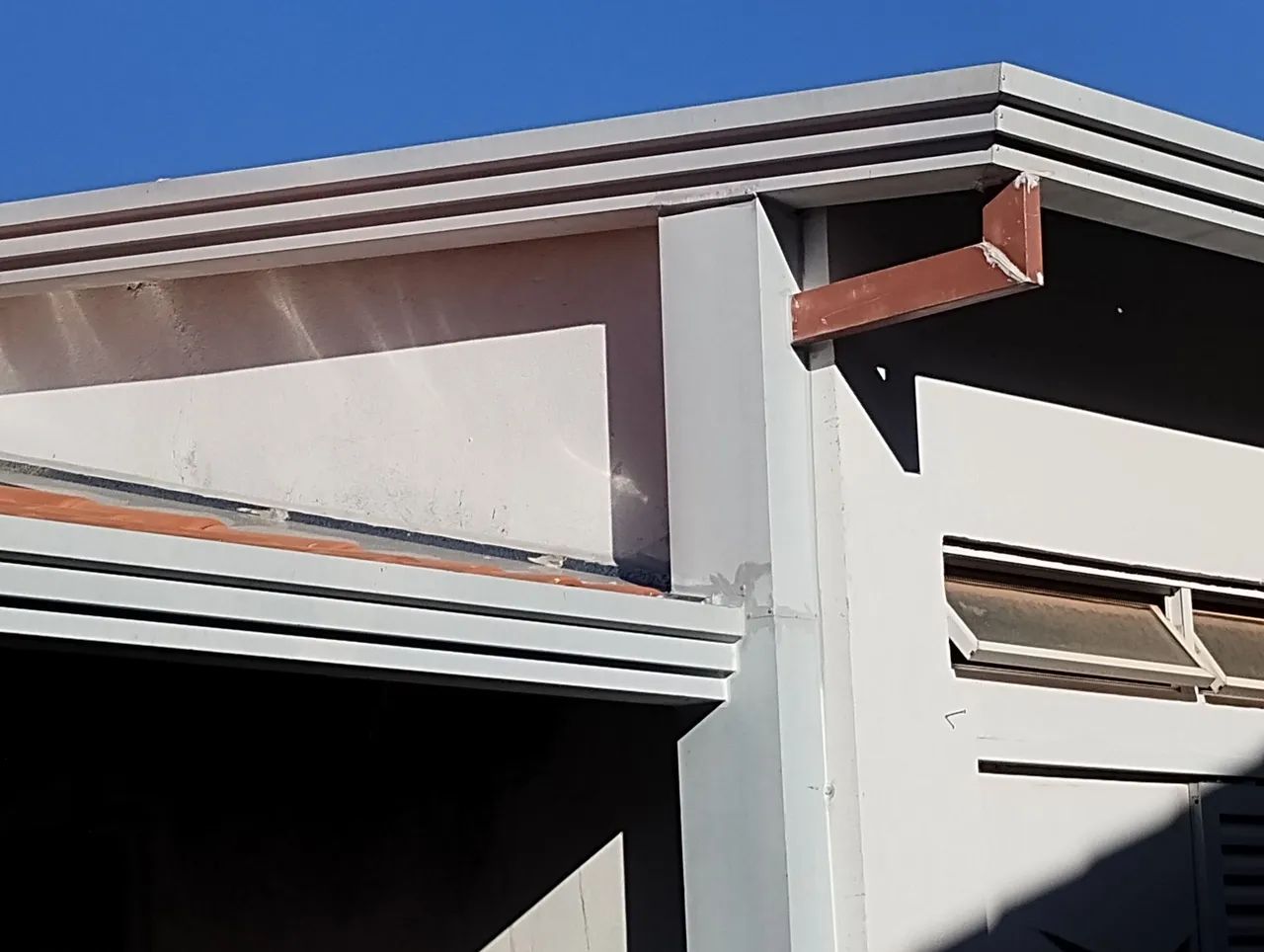 Especializado e calhas,rufos e pingadeiras  - Foto 4