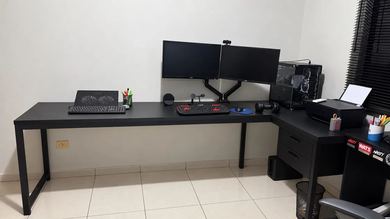 MESA DE ESCRITÓRIO EM L