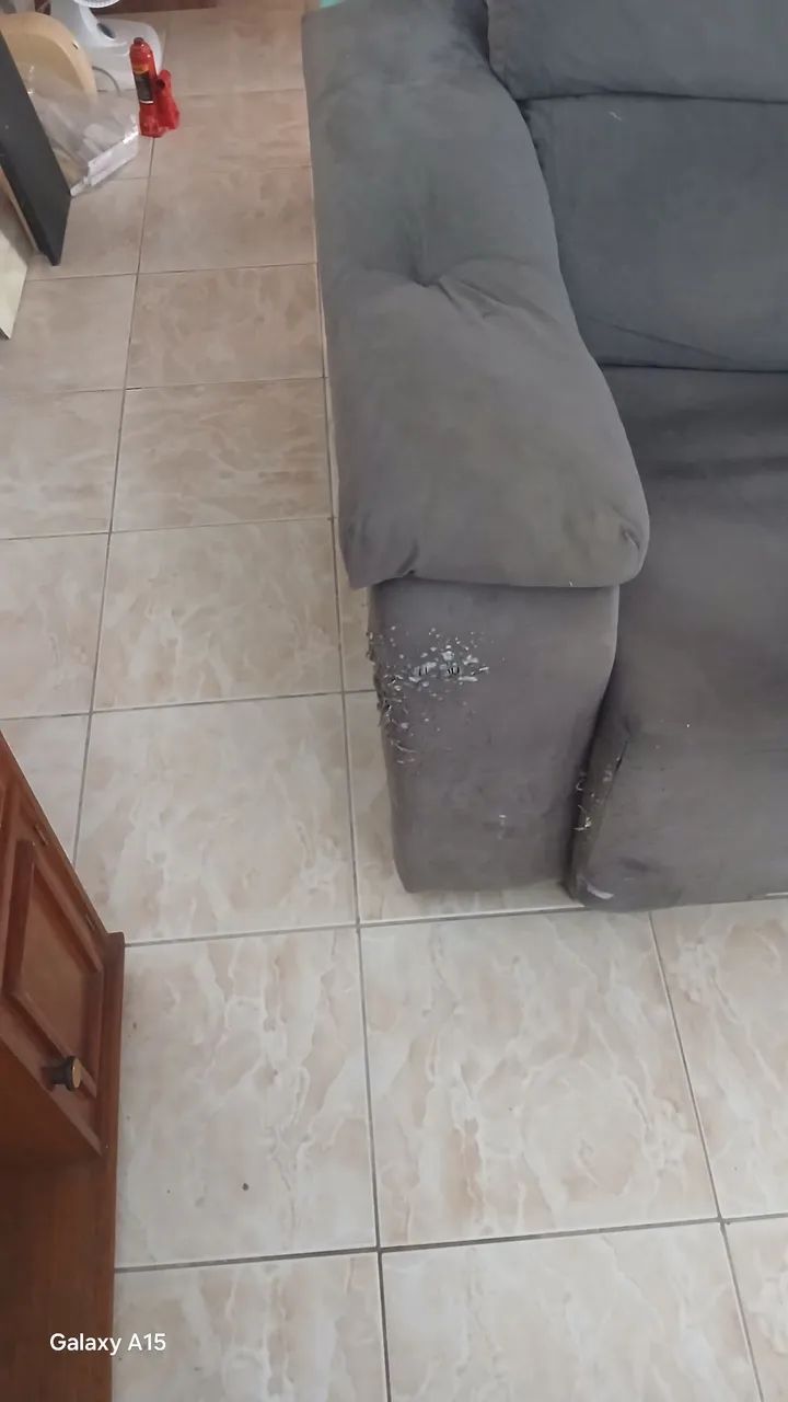 Sofa Retrátil ótimo estado de conservação. Estamos próximo do Méier 