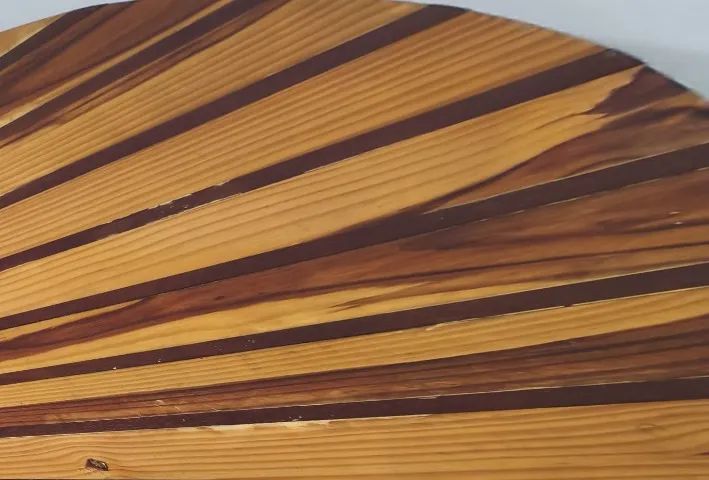 Mesa em Madeira com Acabamento Artesanal  - Foto 3