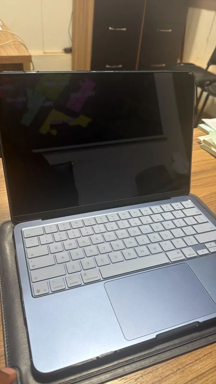 MacBook A3404 2026 13?