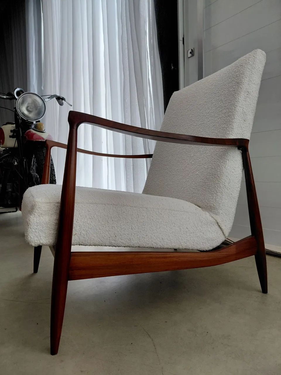 Poltrona Moveis Cimo Modernista 1960 - caviuna e bouclê boss - Foto 2