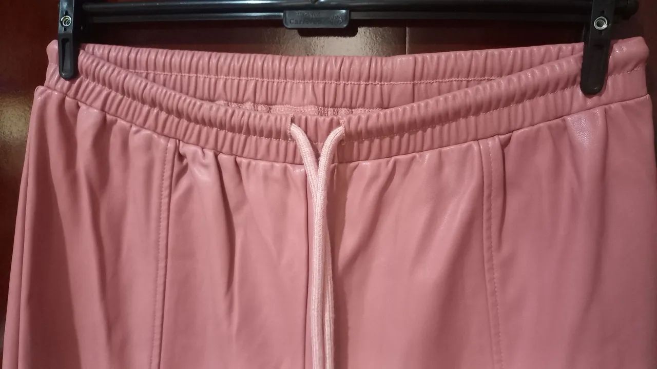 Calça em courino rosa. Tamanho M.  - Foto 2