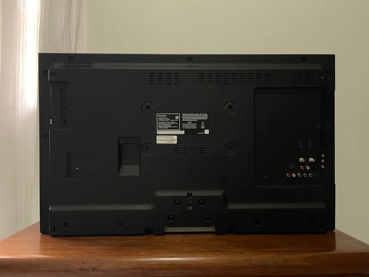 TV Panasonic 32? LCD VIERA - Com 2 Entradas HDMI e USB - Excelente Estado - Foto 3
