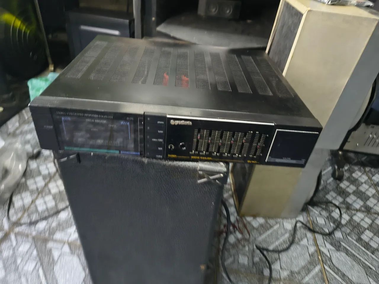 Amplificador equalizador Gradiente A-175