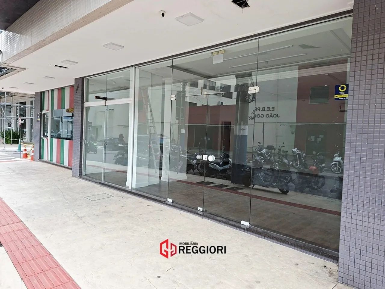 SALA COMERCIAL NO CENTRO DE BALNEÁRIO CAMBORIÚ - Foto 2