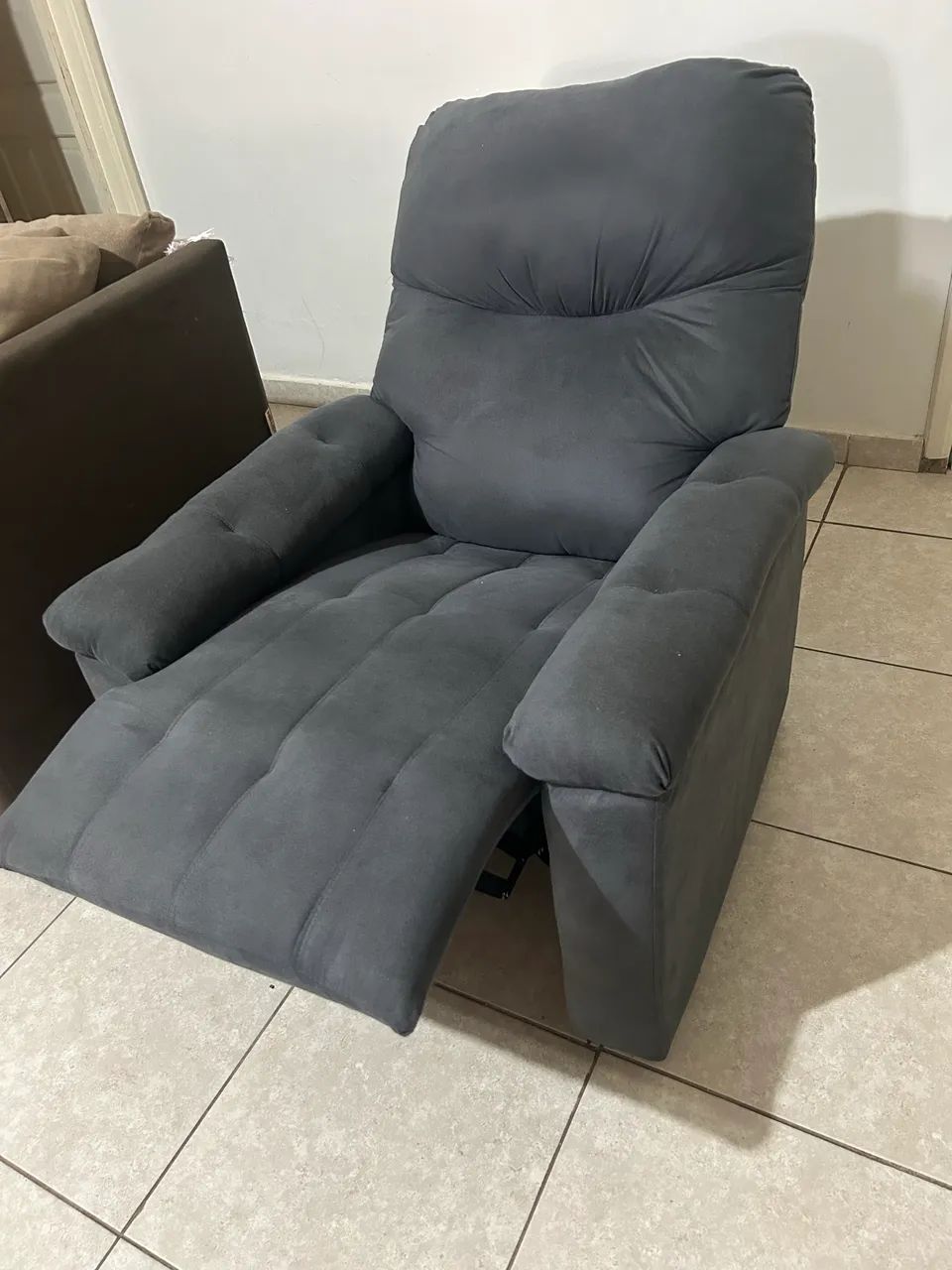 Poltrona VIRTUS reclinável. Apenas 3 meses de uso, por 1.900$ - Foto 2