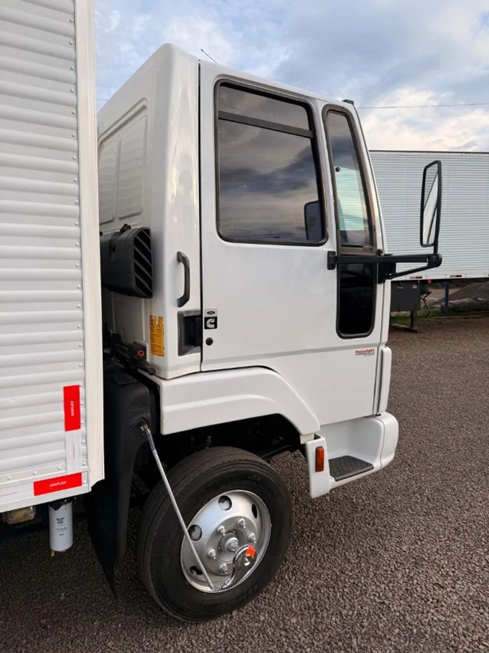 FORD CARGO 816 2013 COM BAU - Foto 3