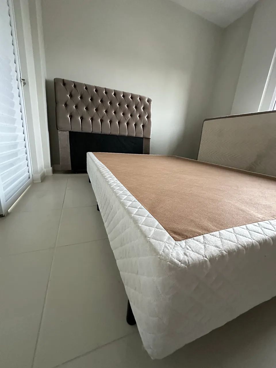 Vendo cama box casal 