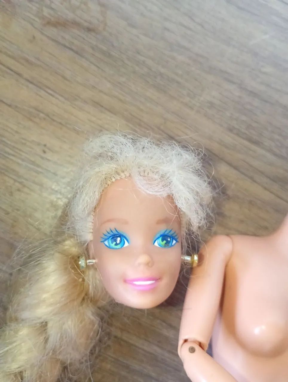 Boneca Barbie Mattel com restauro no pescoço  - Foto 5