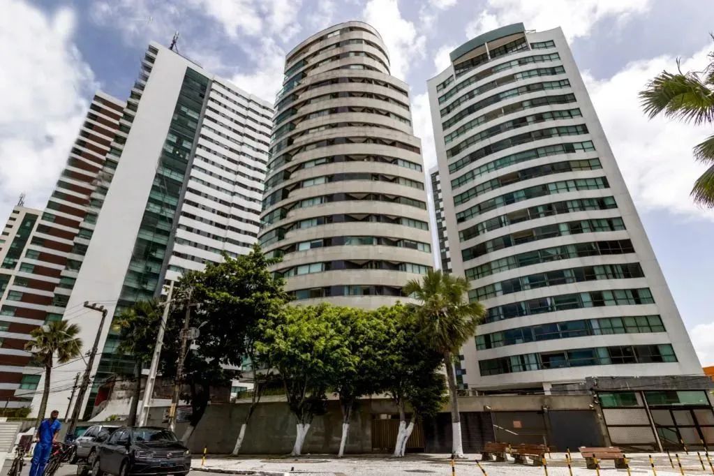Apartamento para vender com 02 suítes na Avenida Boa Viagem - Foto 2