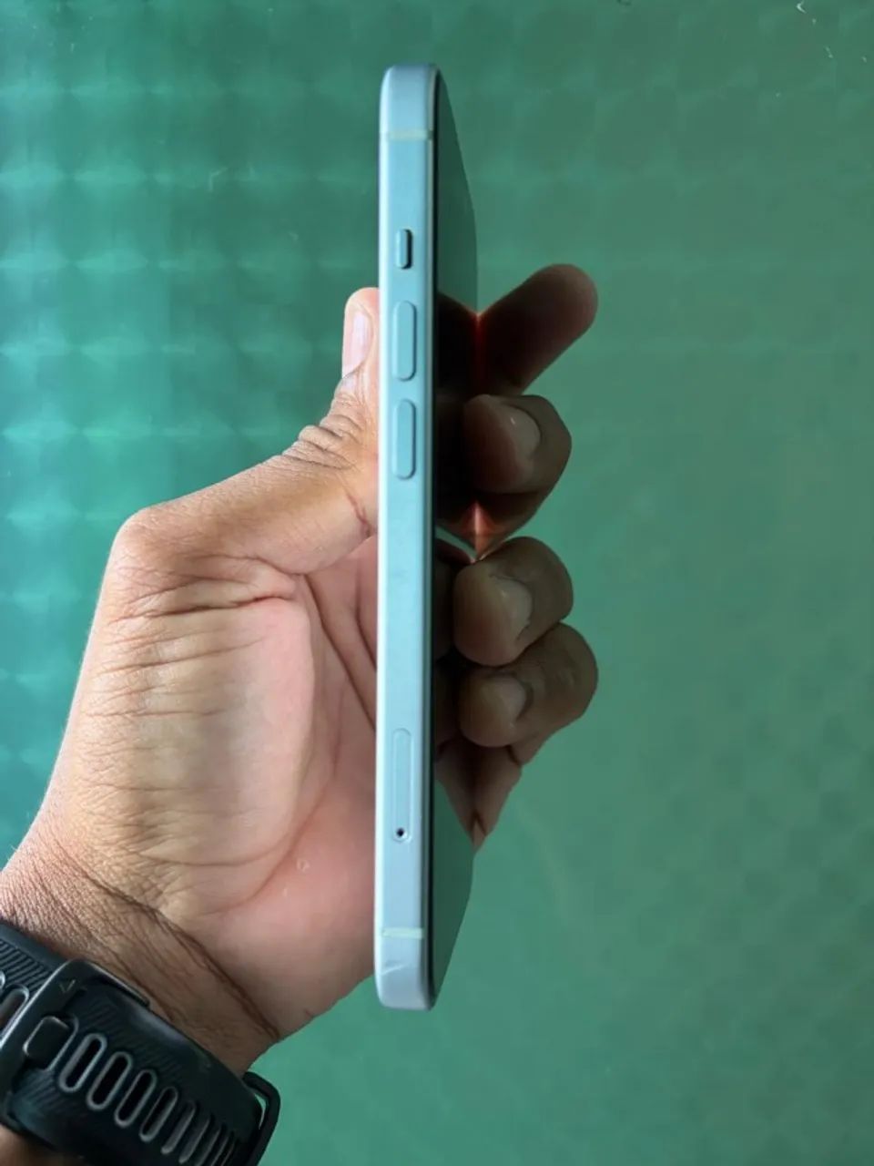 Vendo Iphone 15 128GB, cor branco e na caixa original. - Foto 4