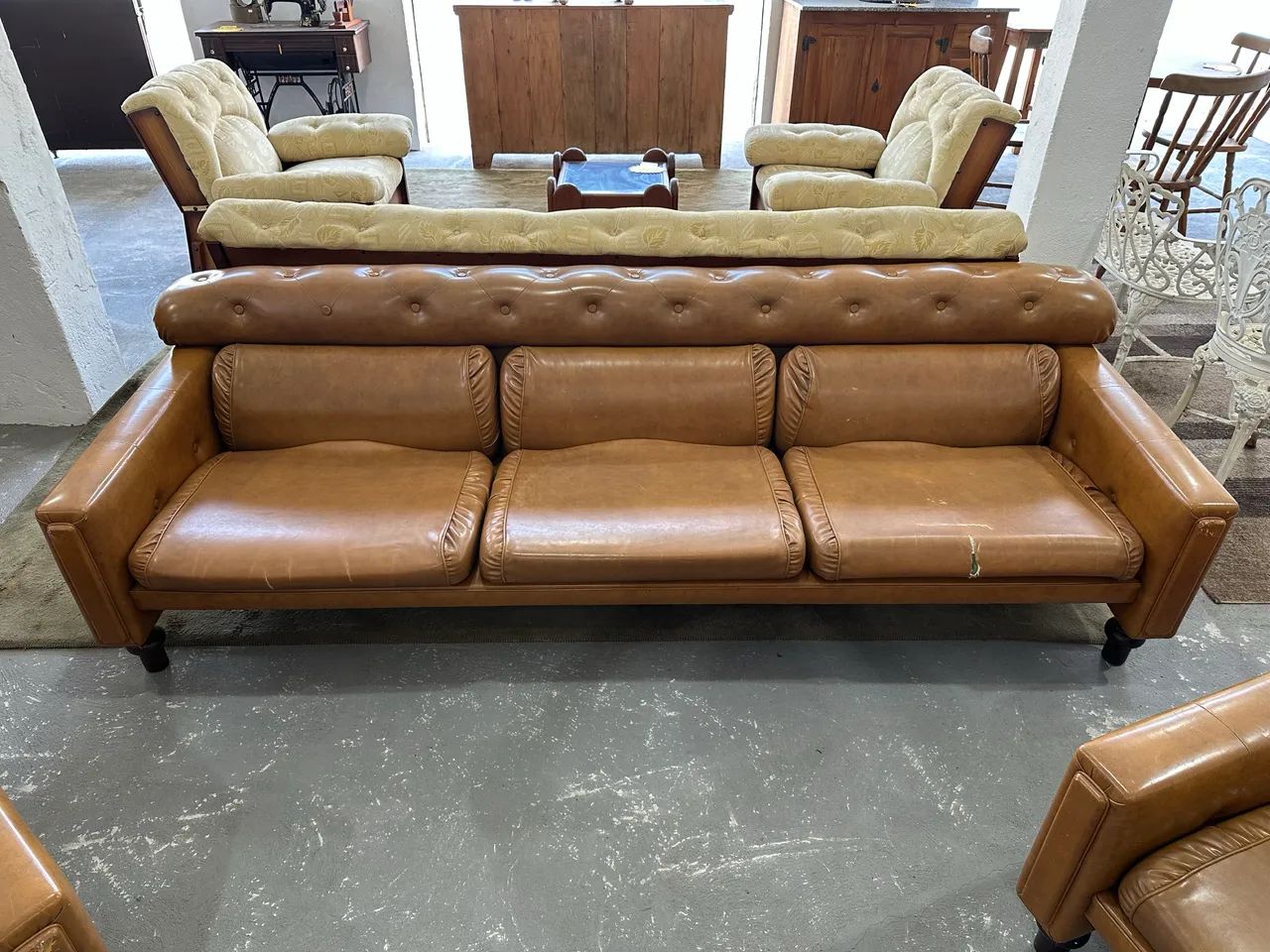 Conjunto sofá 3 lugares com 2 poltronas - Foto 2