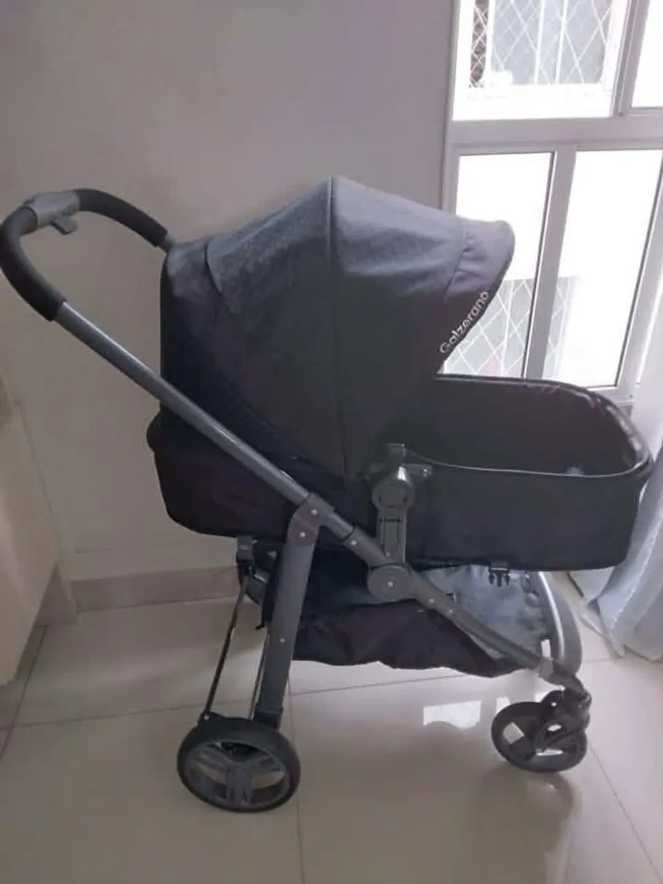 Carrinho de bebê + bebê conforto