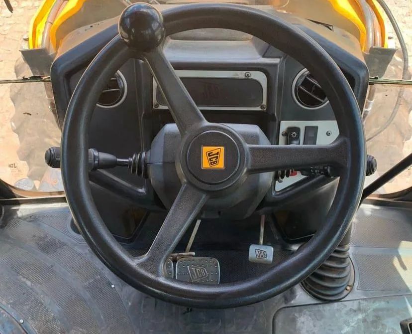 Retroescavadeira JCB 3CX 19/19 - Entrada R$15.000 - Foto 4