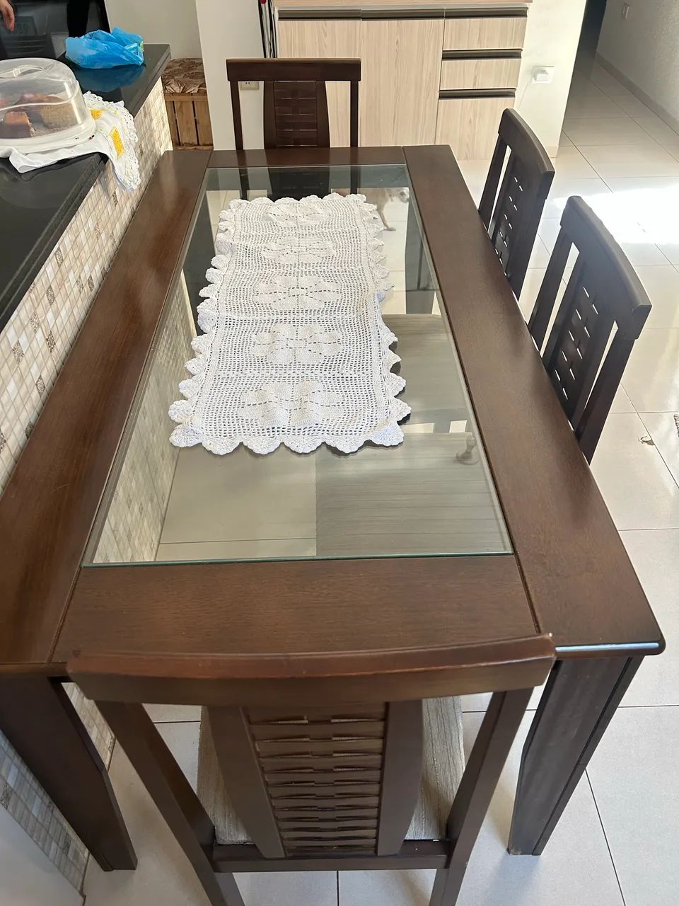 Mesa jantar bem conservada