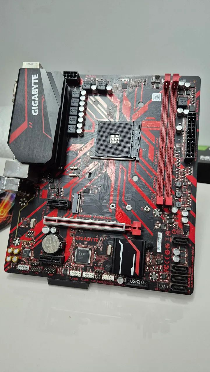 Placa mae B450M Gigabyte  - Foto 2