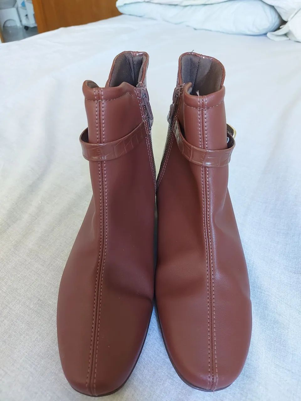 BOTA MARROM PICADILLY tam 34 - Foto 2