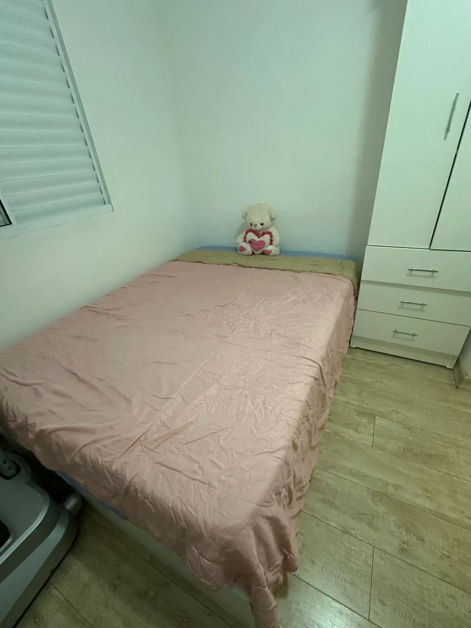 Cama casal de mdf com colchão 