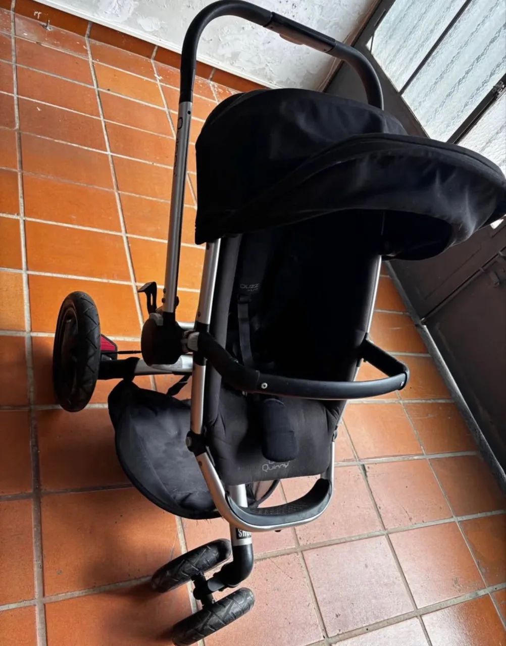 Bebê conforto (com base) + carrinho bebê Quinny Buzz Xtra - Foto 4