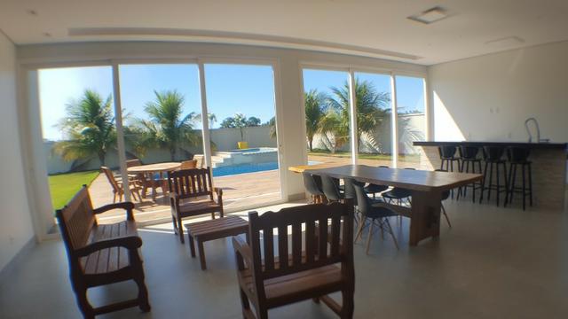 Casa 4 Quartos, sendo 3 Suítes, 380 m² c/ armários e lazer no Condomínio Polinésia - Foto 9
