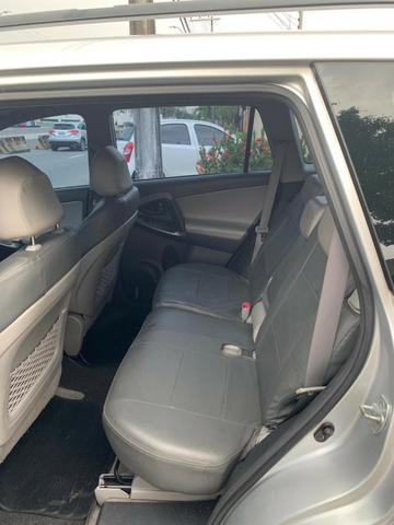 Toyota Rav4 com teto solar aceito financiamento - Foto 12