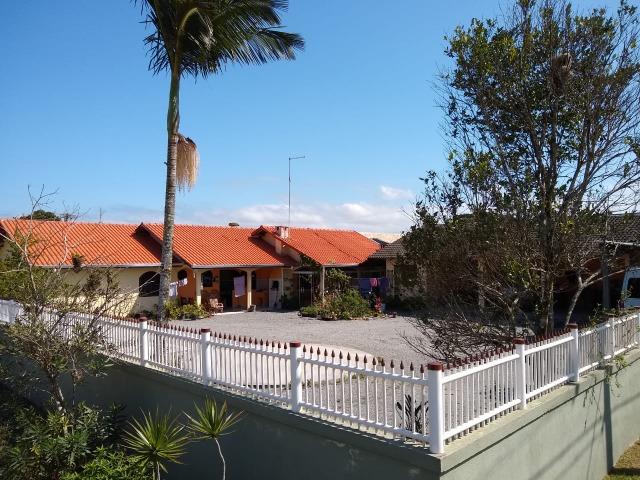 Casa com ar-condicionado, para 6 pessoas localizada na Barra do Saí - Foto 11