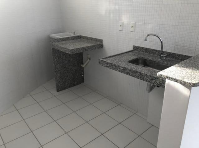 Oportunidade/ Apartamento em Ponta Negra com 2 quartos sendo 1 suíte - Foto 5