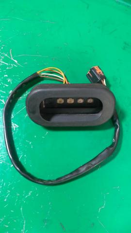 Interruptor Luz Porta Lateral Master Renault Cód.:252160003R - Foto 2
