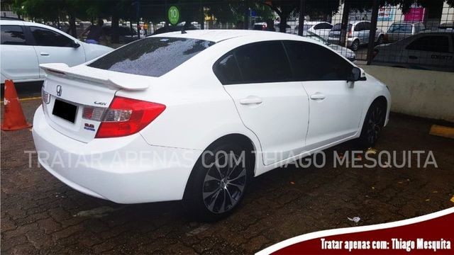 Honda Civic 2015/2016 LXR 2.0 em estado de novo, pneus bons