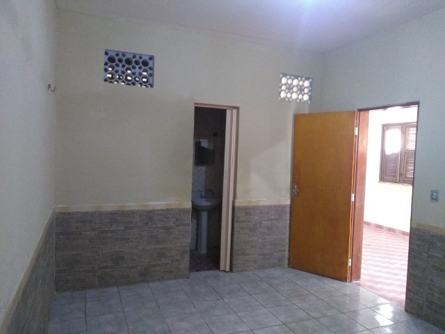 Casa com dois quartos e dois banheiros próximo ao supermercado Ofertão Max - Foto 10