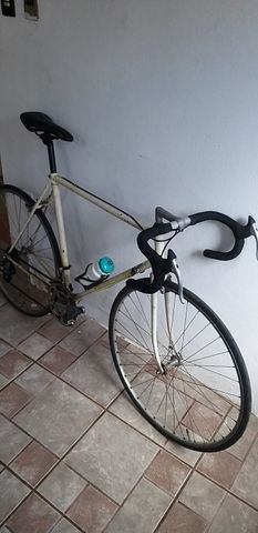 Bicicleta de Corrida marca PEUGEOT da França relíquia dos anos 80 peça rara - Foto 3