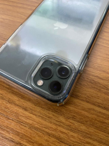 IPhone 11 Pro Max ( sem trocas )