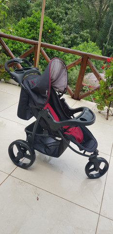 Carrinho de bebê com bebê conforto - Foto 2