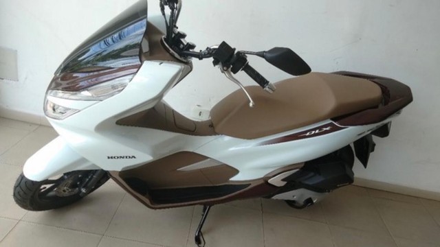 PCX DLX 2021 BRANCA