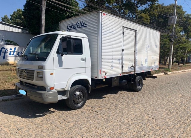 VENDO 8.120 VW ANO 2007