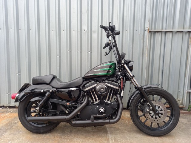 883 CUSTOMIZADA