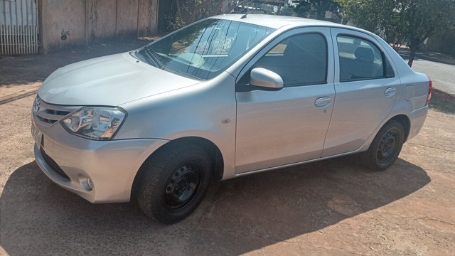 VENDO ETIOS SEDAN