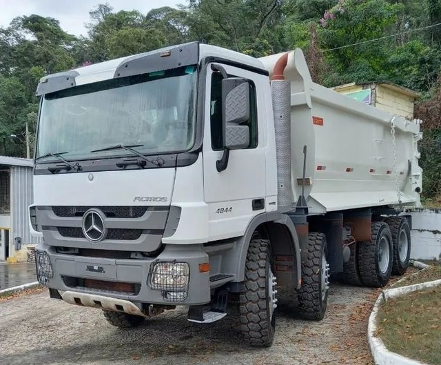 MERCEDES-BENZ ACTROS 4844 8X4 ANO 2014 CAÇAMBA