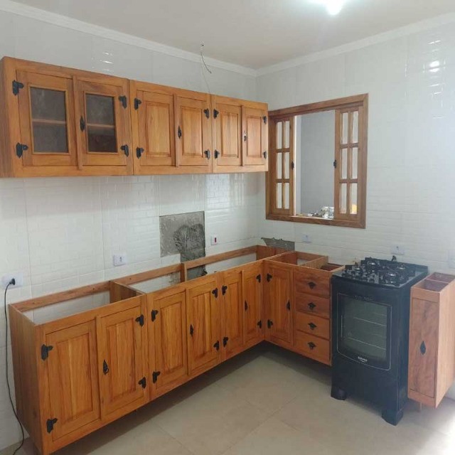 Peça Seu Orçamento Armarinho e Gabinete De Peroba Rosa - Foto 3