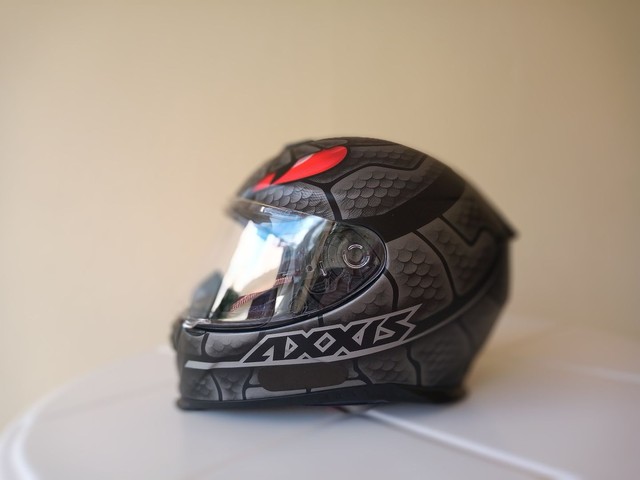 Capacete AXXIS ( muito bem conservado)