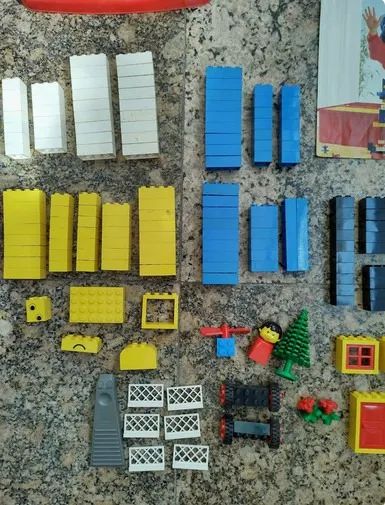 Lego Basic 1577 (made in italy) com balde vermelho original  - Foto 4