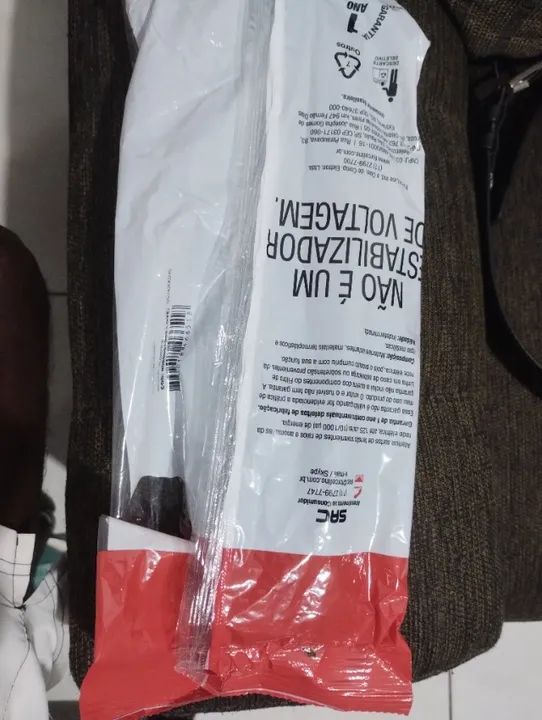 Vendo um filtro de linha com 5 tomadas